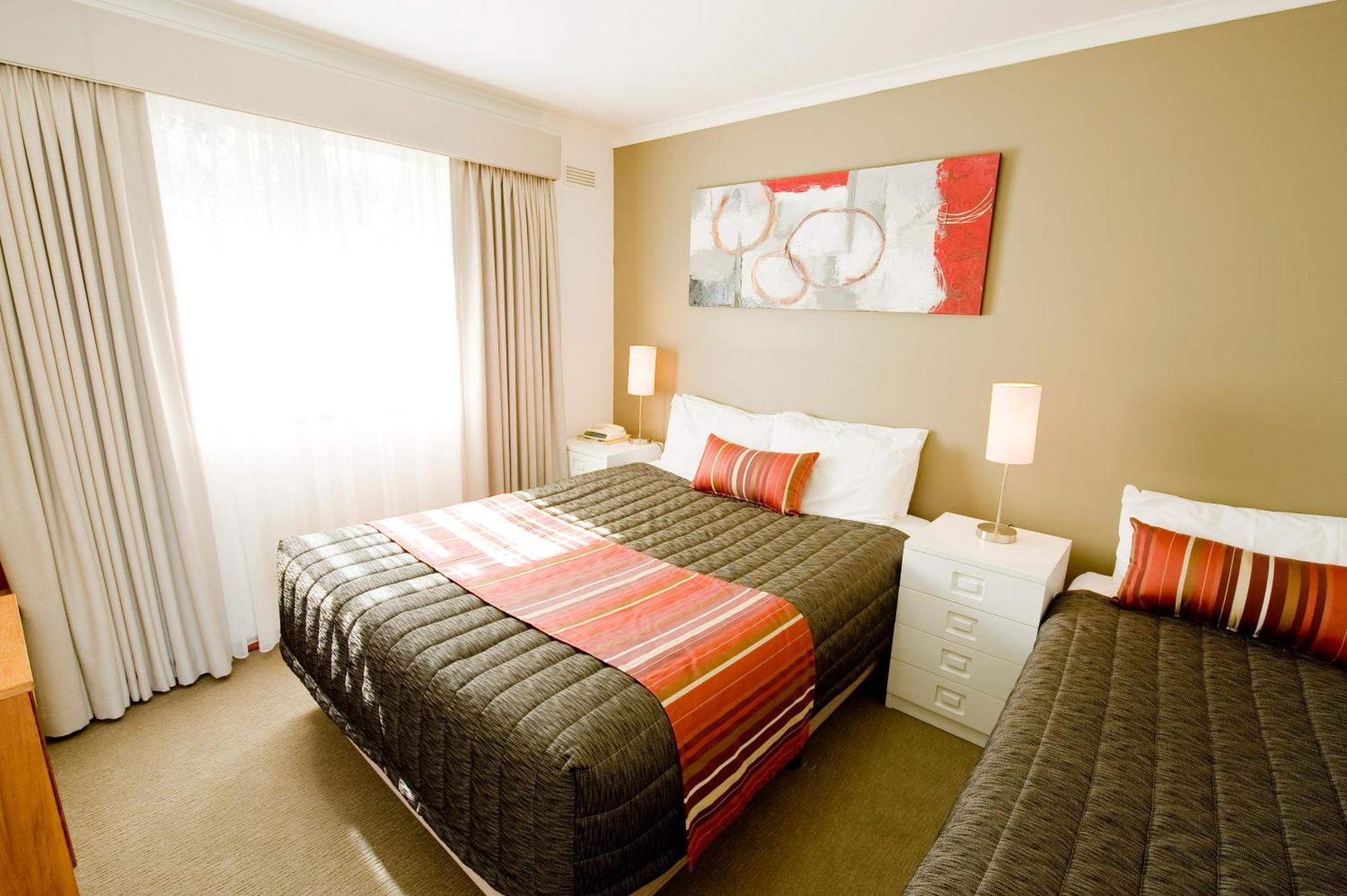 ווארנאמבול Redwood Manor Motel Apartments מראה חיצוני תמונה
