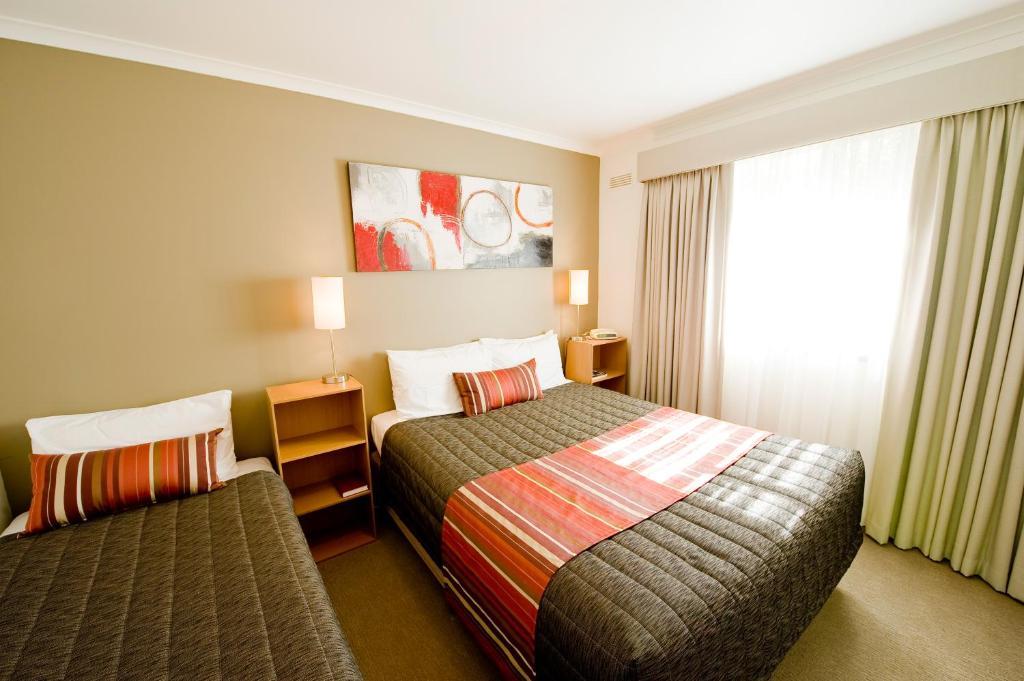 ווארנאמבול Redwood Manor Motel Apartments מראה חיצוני תמונה