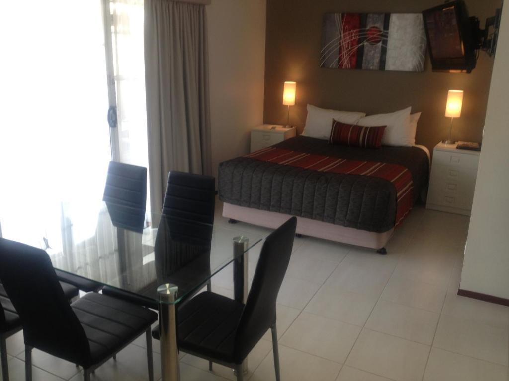 ווארנאמבול Redwood Manor Motel Apartments חדר תמונה