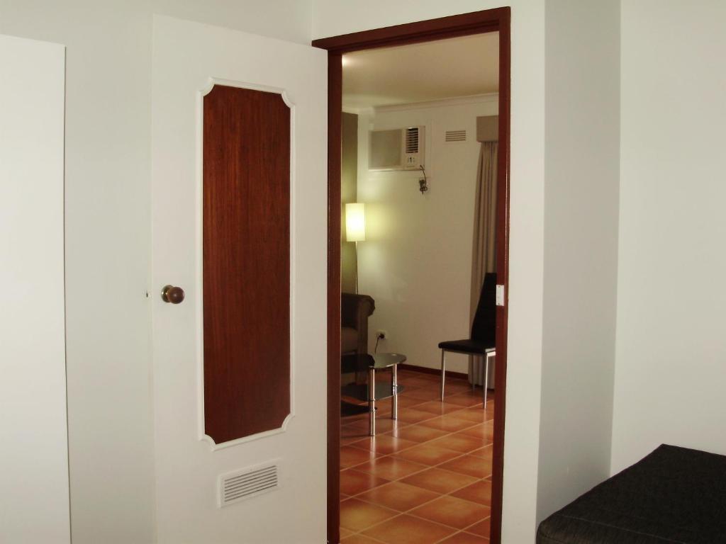ווארנאמבול Redwood Manor Motel Apartments מראה חיצוני תמונה